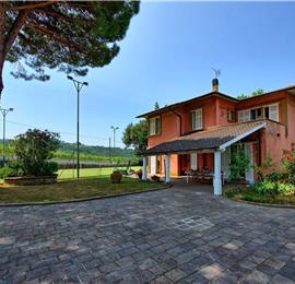 3 bedroom villa with pool and tennis court near Florence, sleeps 6